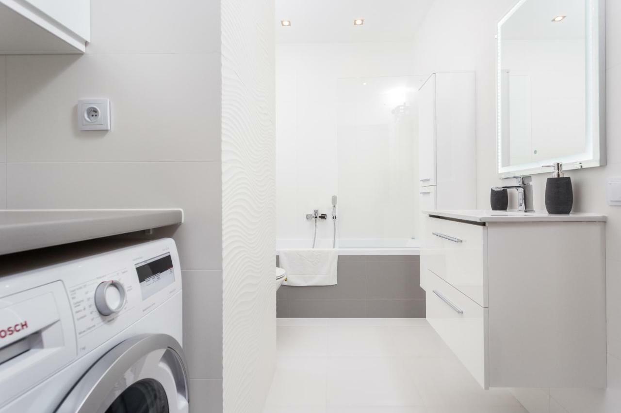 Mogilska Tower Apartments Near Tauron Arena By Inpoint - Free Underground Parking 크라쿠프 외부 사진